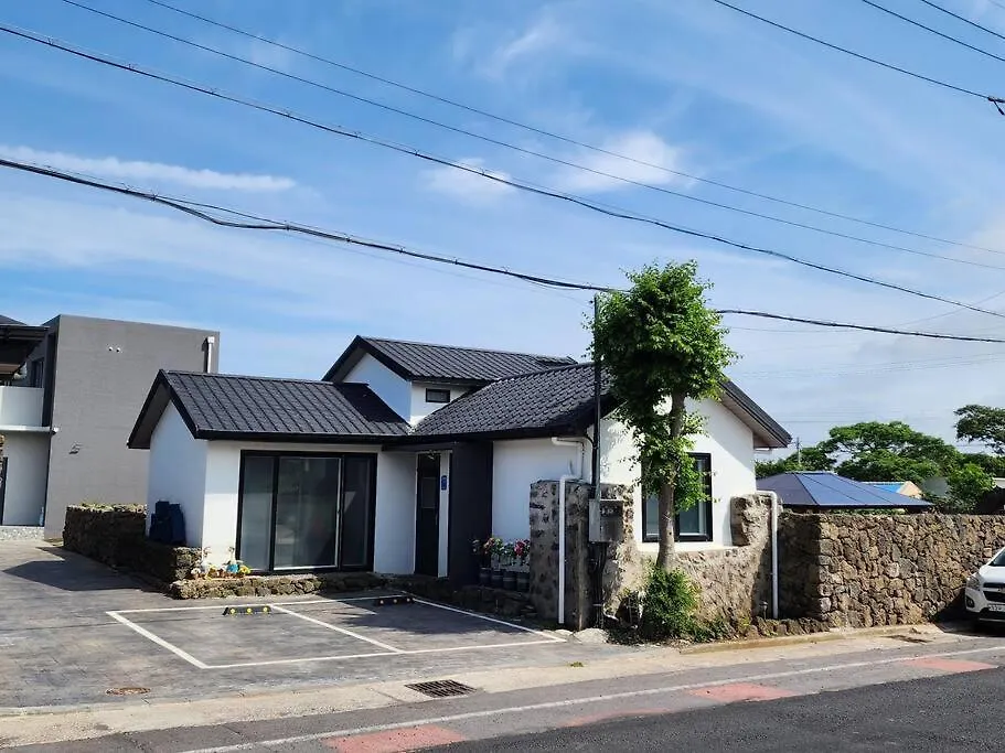 Holiday home Doldamine Jeju Villa